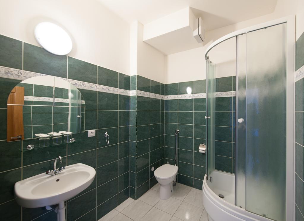Hotel V Centru Чеське Будєйовіце Екстер'єр фото