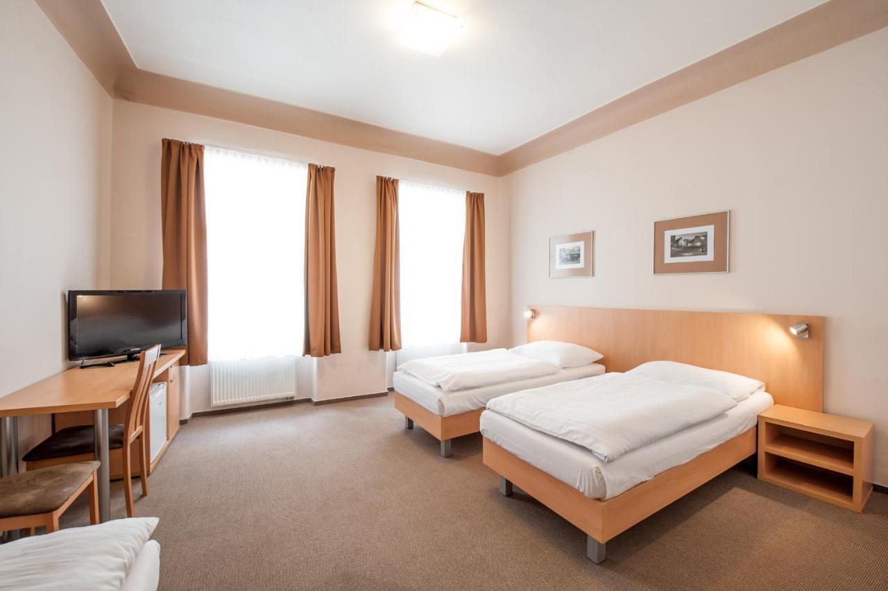 Hotel V Centru Чеське Будєйовіце Екстер'єр фото