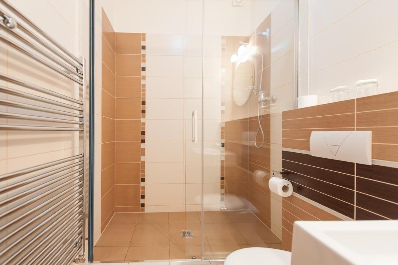 Hotel V Centru Чеське Будєйовіце Екстер'єр фото