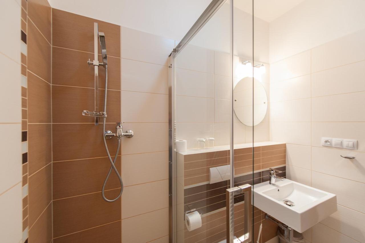 Hotel V Centru Чеське Будєйовіце Екстер'єр фото
